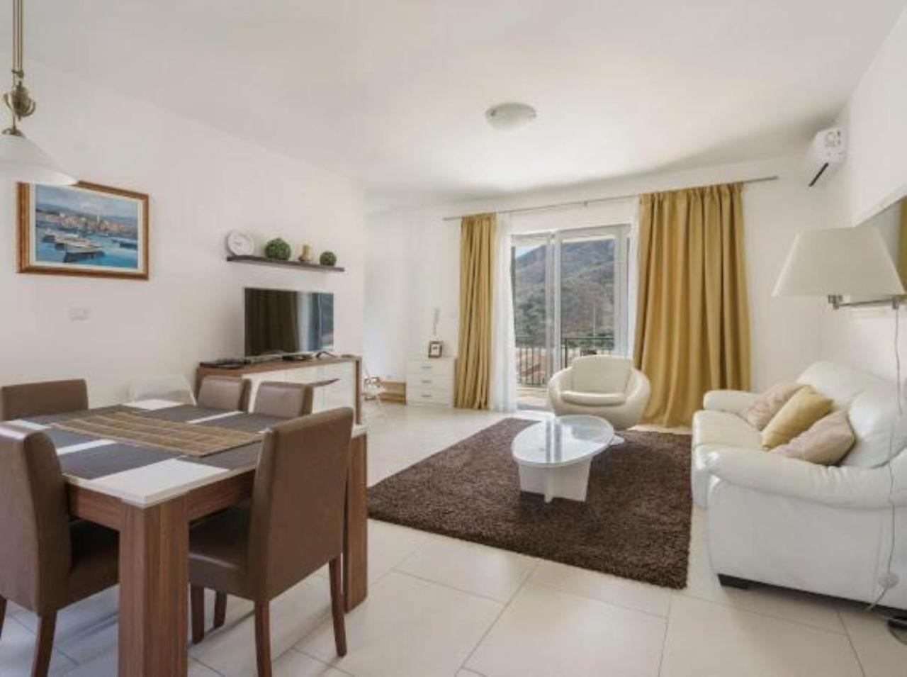 Lavender Bay Apartment C21 Donji Morinj Exteriör bild